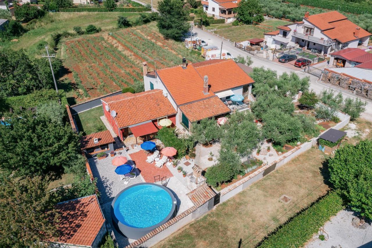 Apartment With Pool Вишнян Экстерьер фото